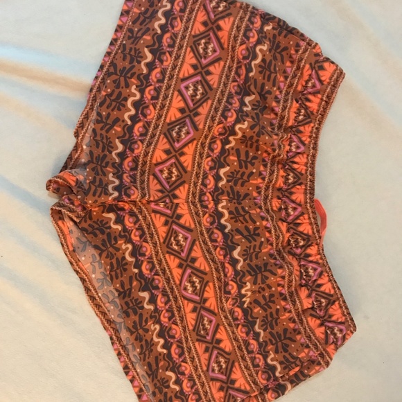 Patagonia Barely Baggies Shorts in Aztec Orange print size S - Picture 8 of 8